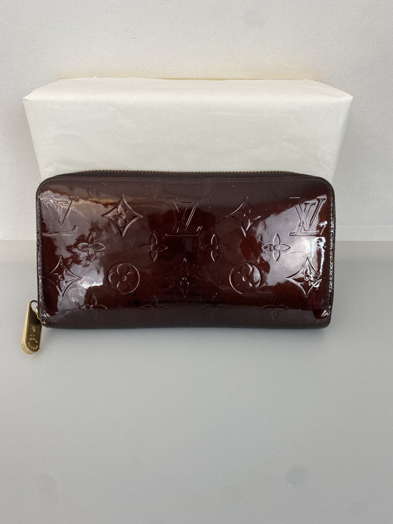 Louis Vuitton Vernis zippy wallet