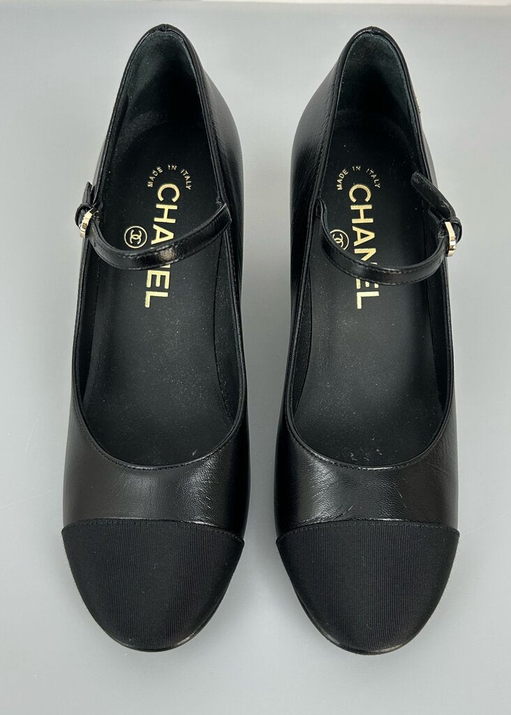 Chanel cap toe block heel maryjane (size 5.5)