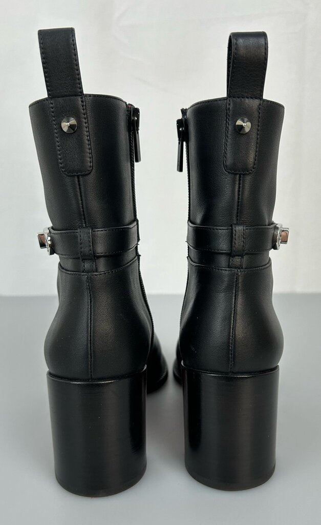 Christian Louboutin "Bootylock" 70 (size 5)