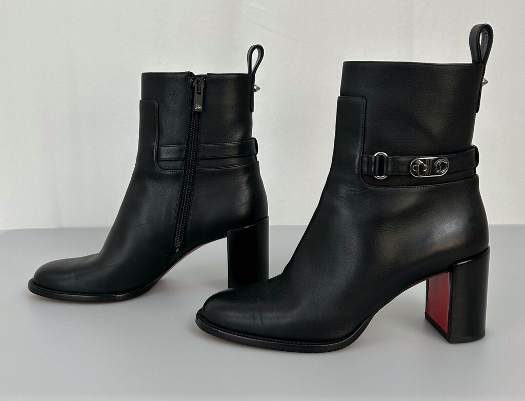 Christian Louboutin "Bootylock" 70 (size 5)