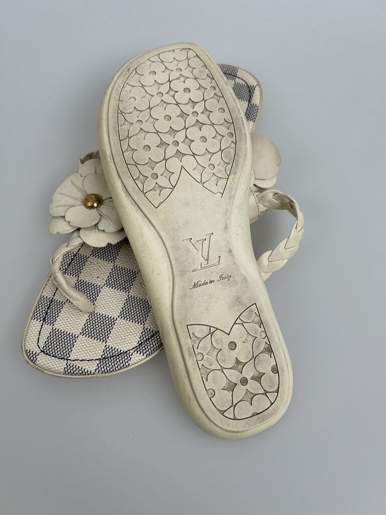 Louis Vuitton Damiere Azur thong flat sandals