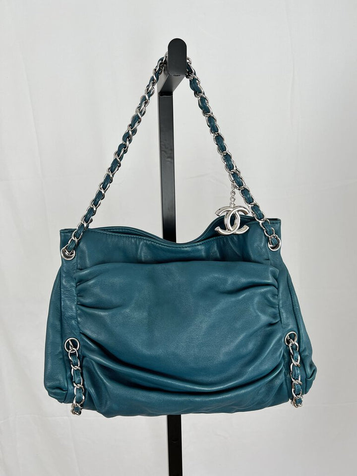 Chanel 2009 Lambskin Shar Pei Hobo Shoulder Bag