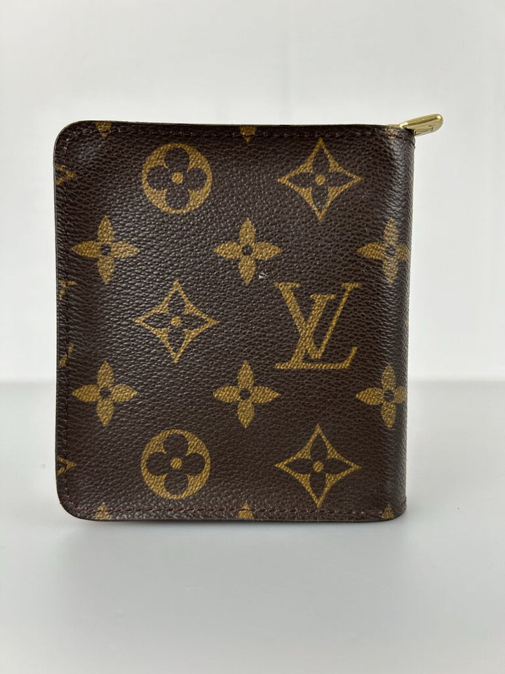 Louis Vuitton compact monogram wallet