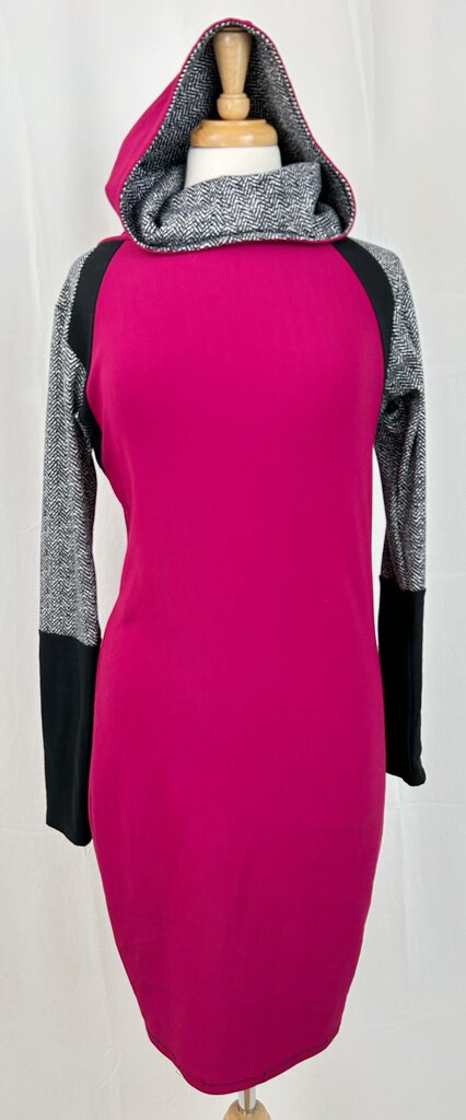 Melanie Jacqueline hooded bodycon (L/XL)