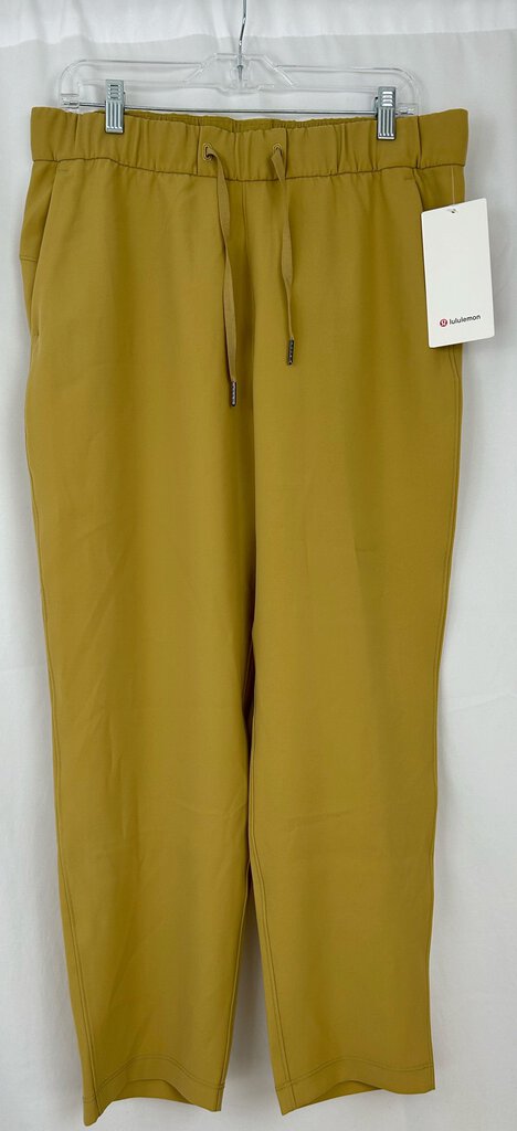 Lululemon NWT On The Fly jogger (size 12)