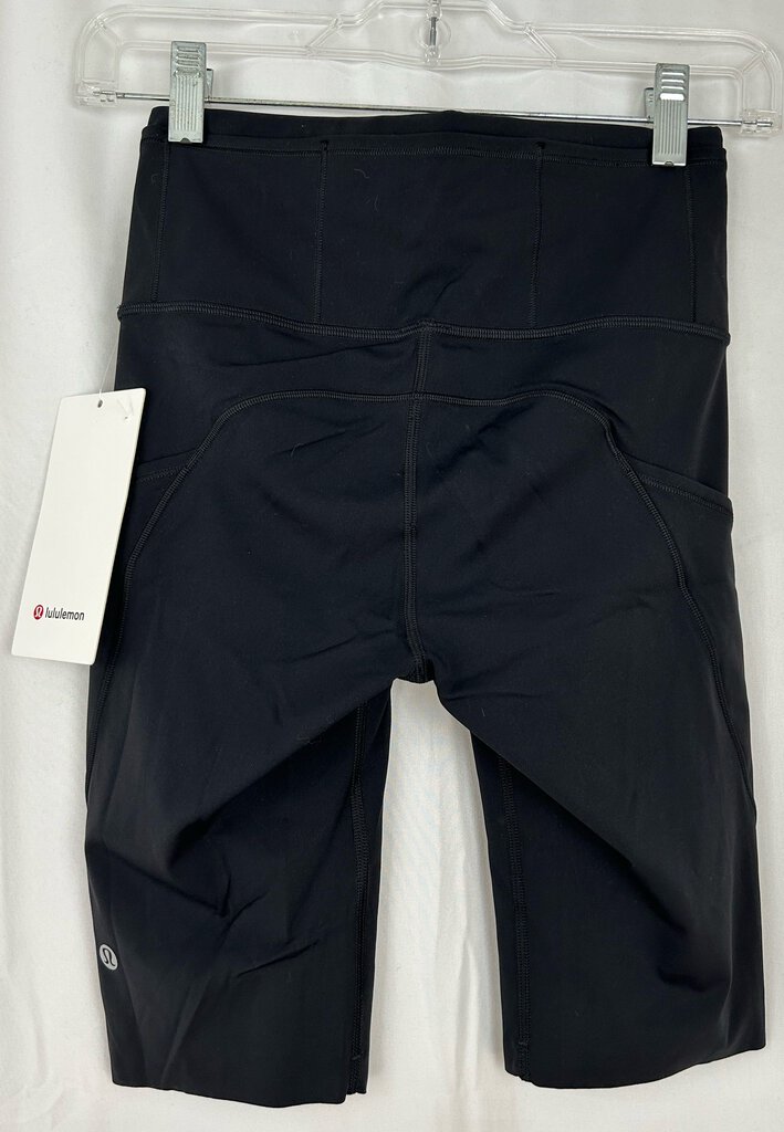 Lululemon NWT Fast & Free shorts (size 4)