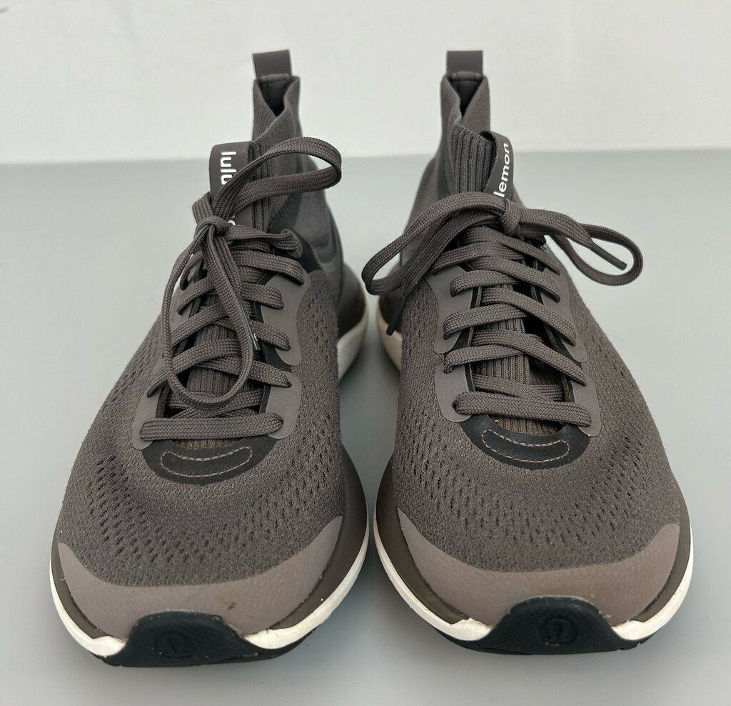 Lululemon "Chargefeel" sneaker (size 6)