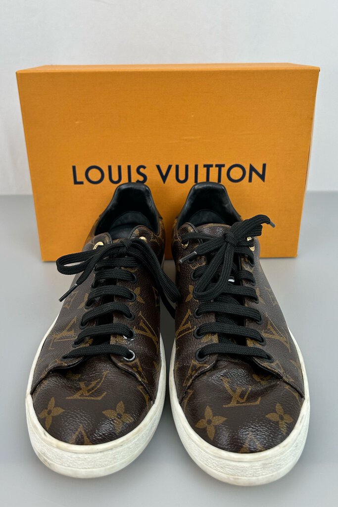 Louis Vuitton Front Row sneaker (size 38.5)