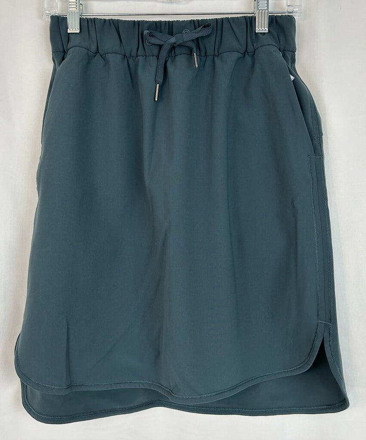 Lululemon On the Fly skirt (size 6)