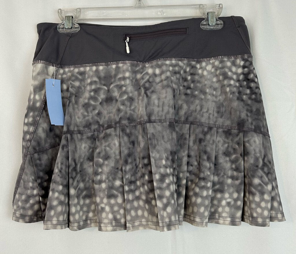 Lululemon tennis skirt (size 6)