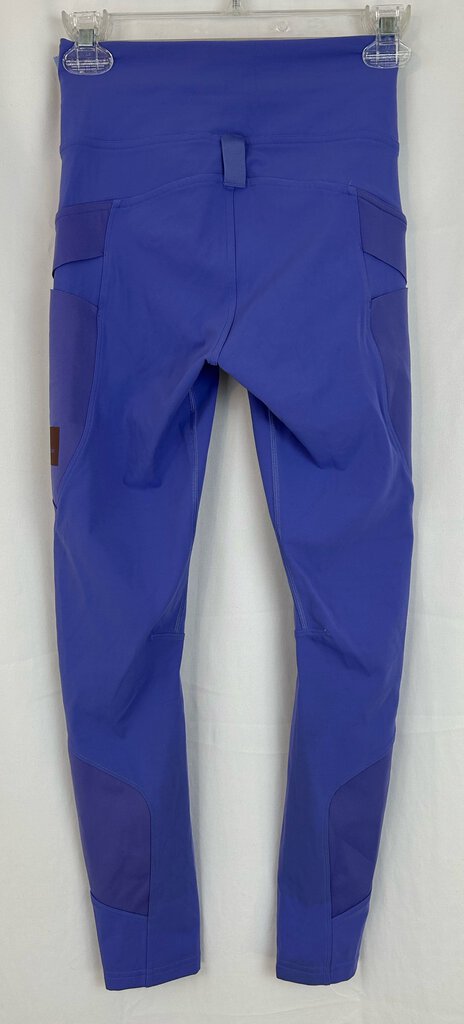 Lululemon Cargo Hiking Tight (size 4)