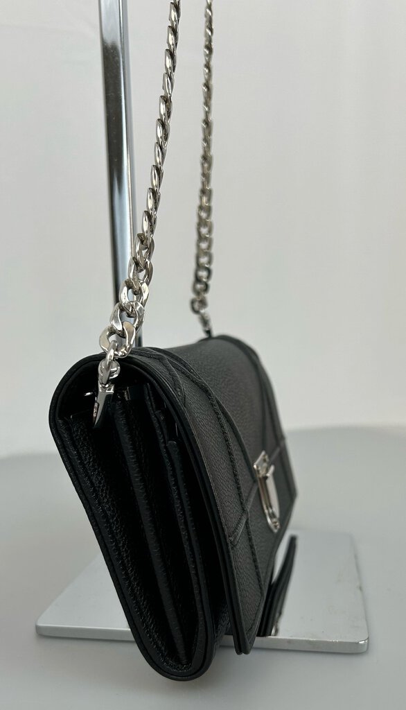 Dior Diorama calfskin wallet on chain