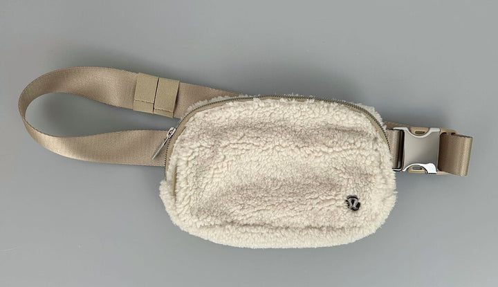 Lululemon sherpa everywhere belt bag