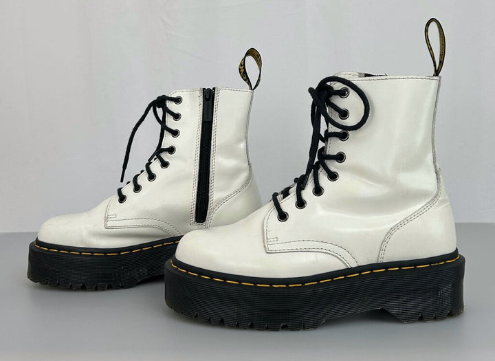 Dr. Martens Jadon Leather Platforms (size 7)