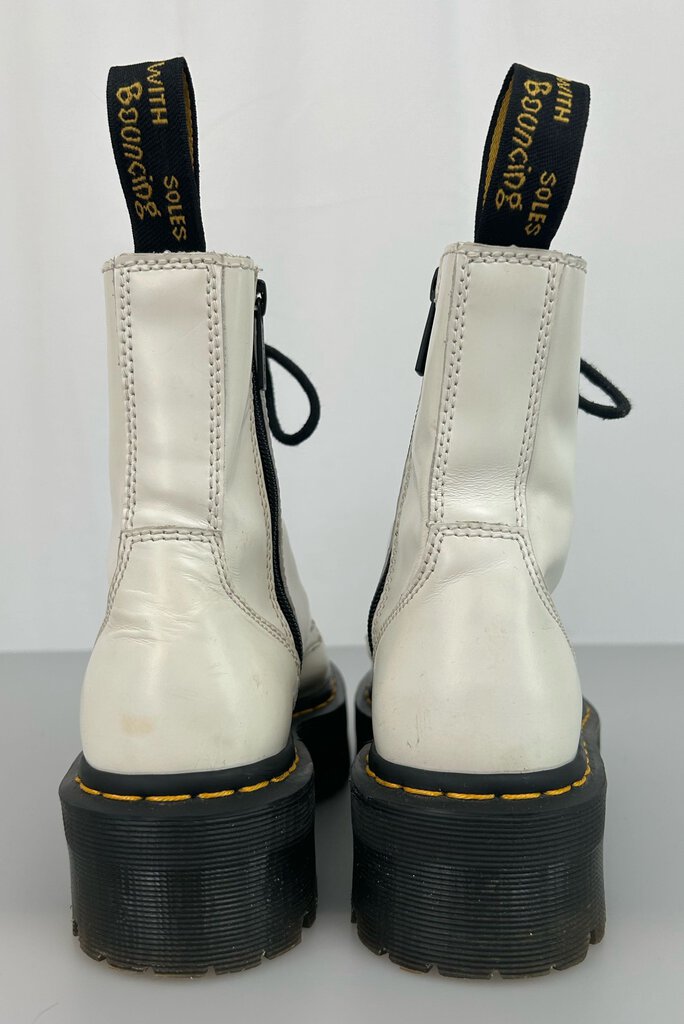 Dr. Martens Jadon Leather Platforms (size 7)