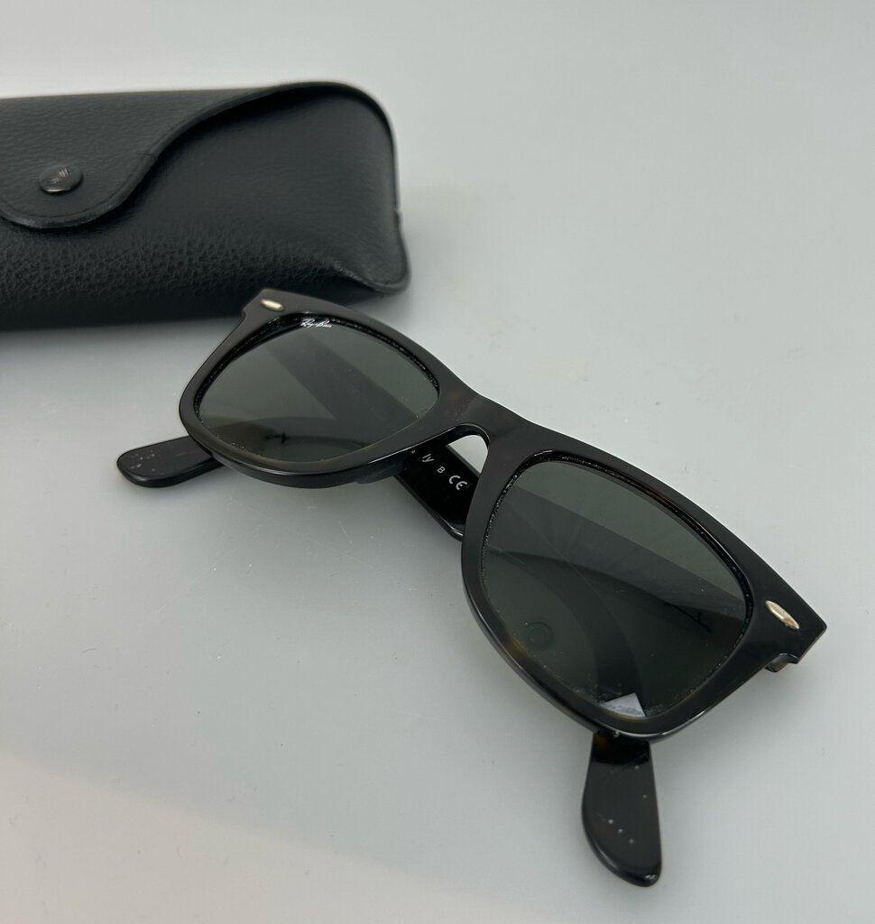 Rayban Wayfarer sunglasses