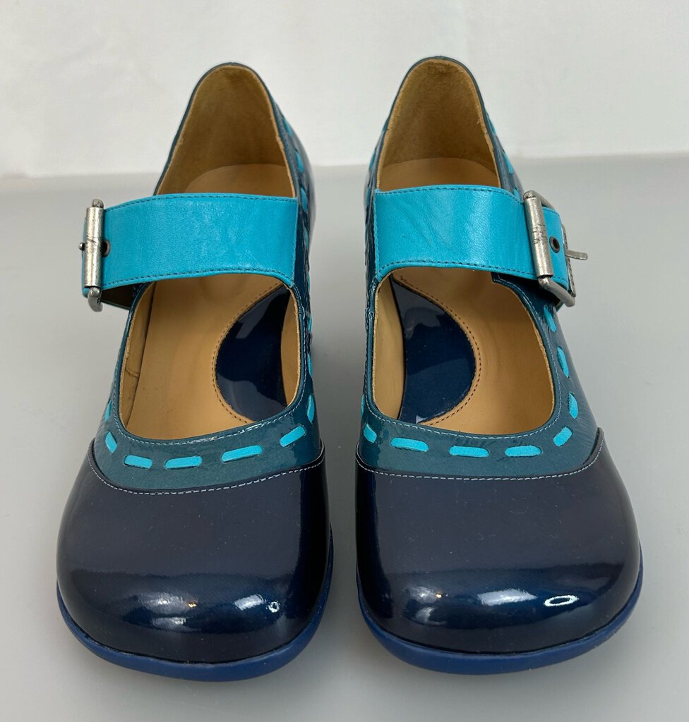 Fluevog "Dr. Henry" patent maryjanes (size 7)