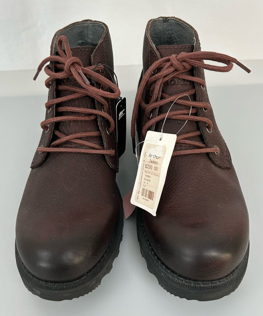 Sorel MEN'S NWT hiking boot (size 9)