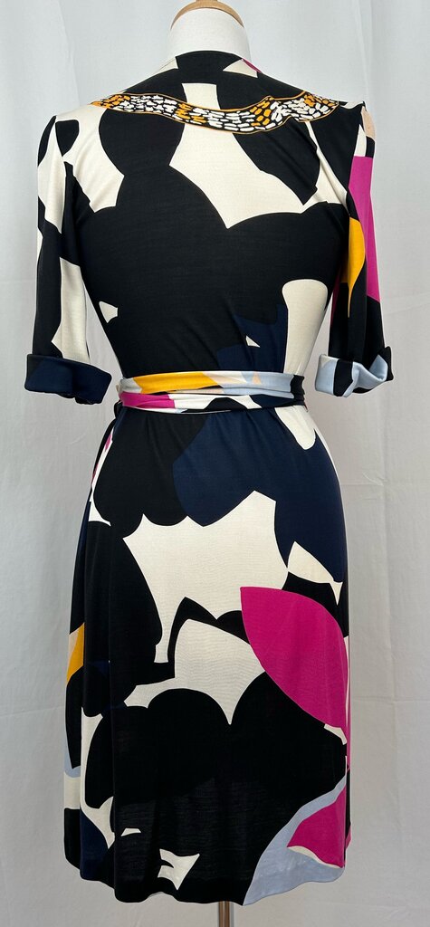 Diane Von Furstenberg snake graphic wrap (size 6)