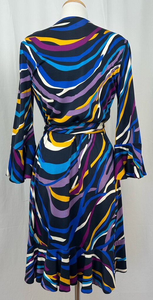 Diane Von Furstenberg graphic print wrap (size 8)