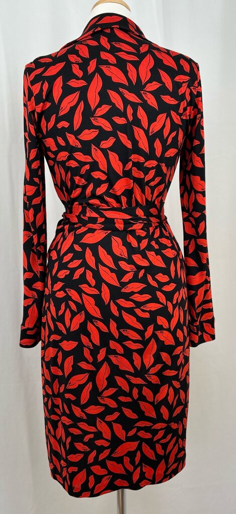 Diane Von Furstenberg New Jeanne classic wrap dress (size 8)