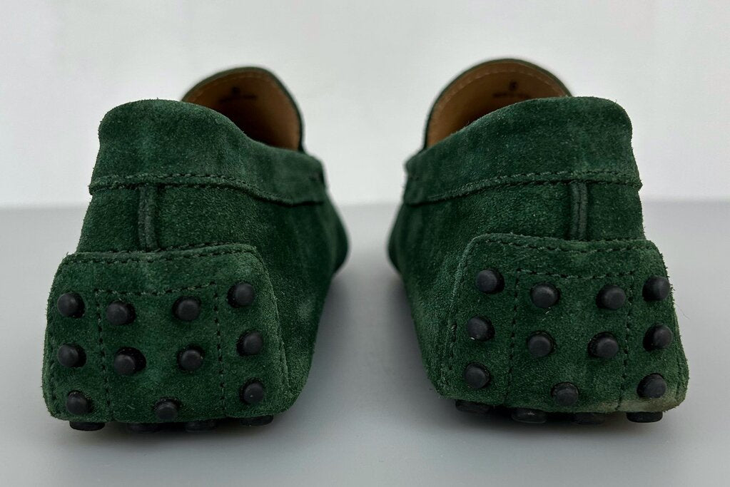 Tod's Gommino driving suede loafer (size 9.5)