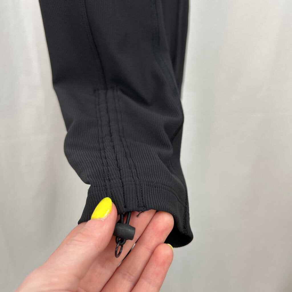 Lululemon trail trekker legging size 2