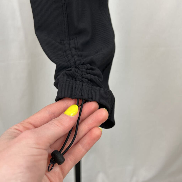 Lululemon trail trekker legging size 2