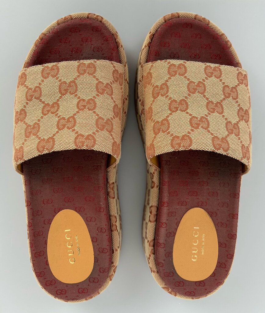 Gucci Angelina GG platform slides (size 7.5)