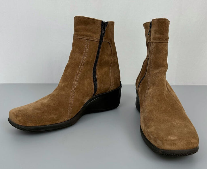 la Canadienne square toe suede boot (size 8.5)