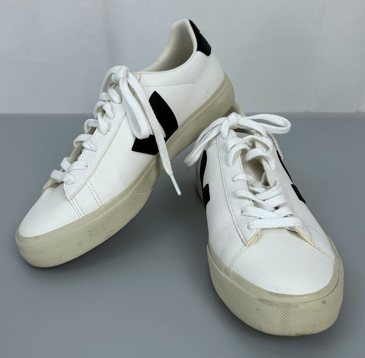 Veja Campo sneaker (size 7)