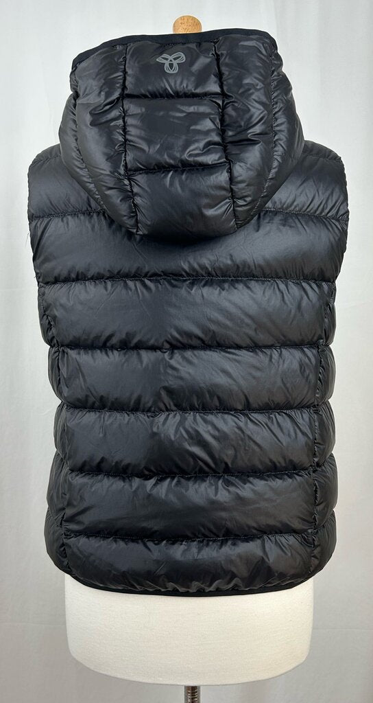 Aritzia "The Little Puff" hooded vest (M)