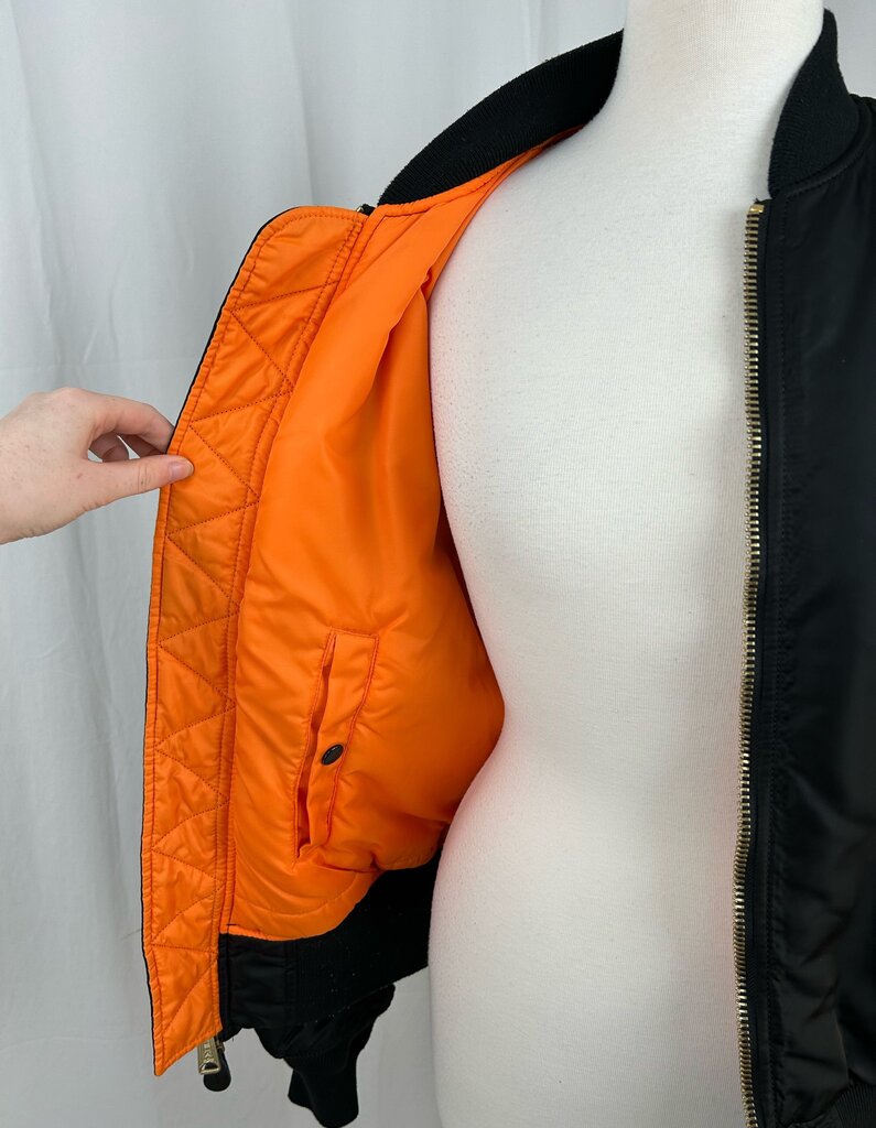 Alpha Industries men's nylon bomber (M)