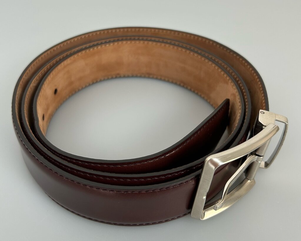 Ferragamo men's leather silver buckle belt (size 46)