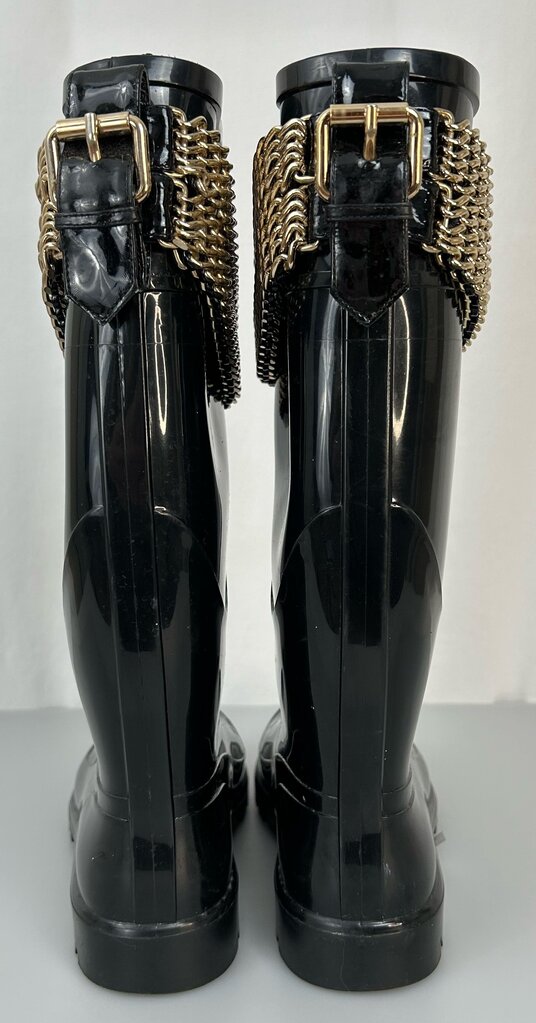 Burberry chain link rain boot (size 8.5)