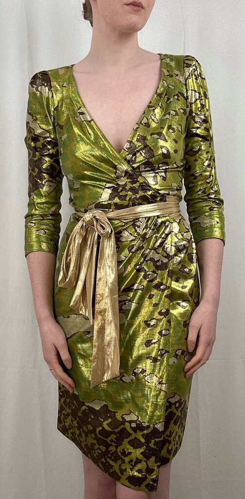 Diane Von Furstenberg NWT Addison wrap dress (size 6)