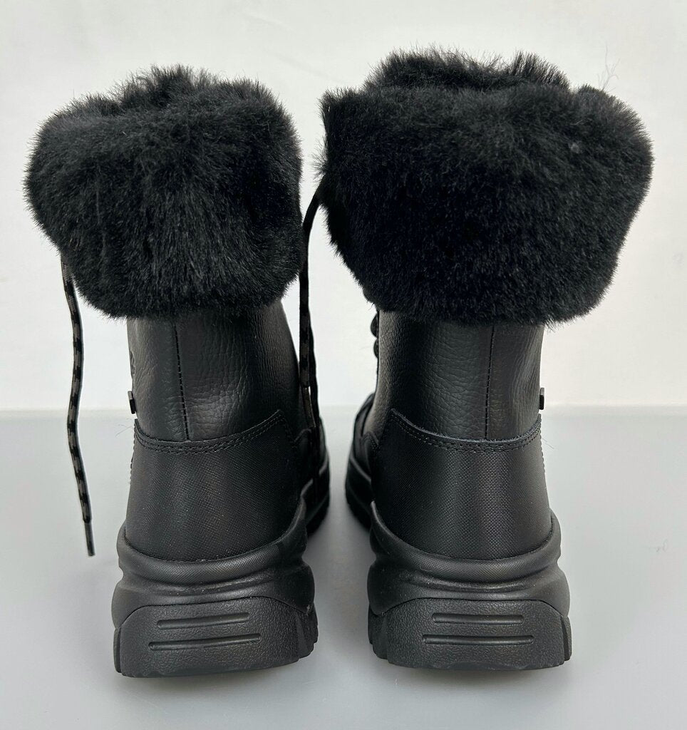 UGG Adirondack Boot (size 7)