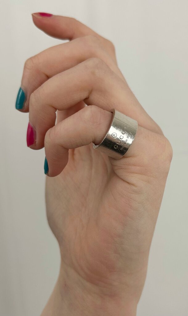 Gucci chunky silver band ring (size 6.5)