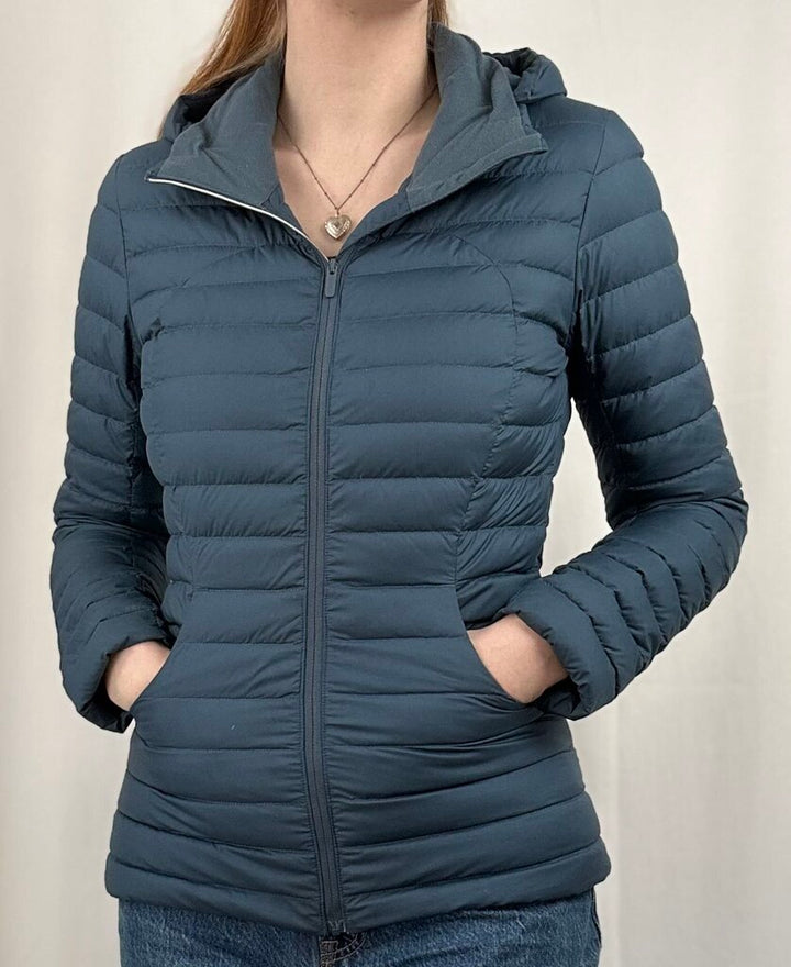 Lululemon "Pack It Down" jacket (size 6)