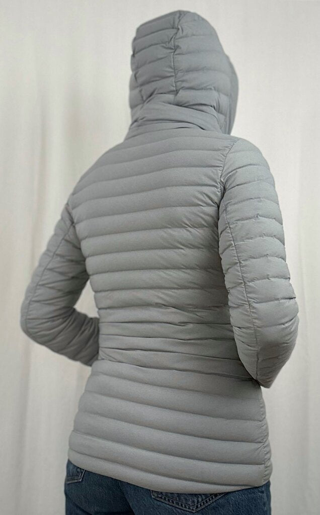 Lululemon "Pack It Down" jacket (size 6)