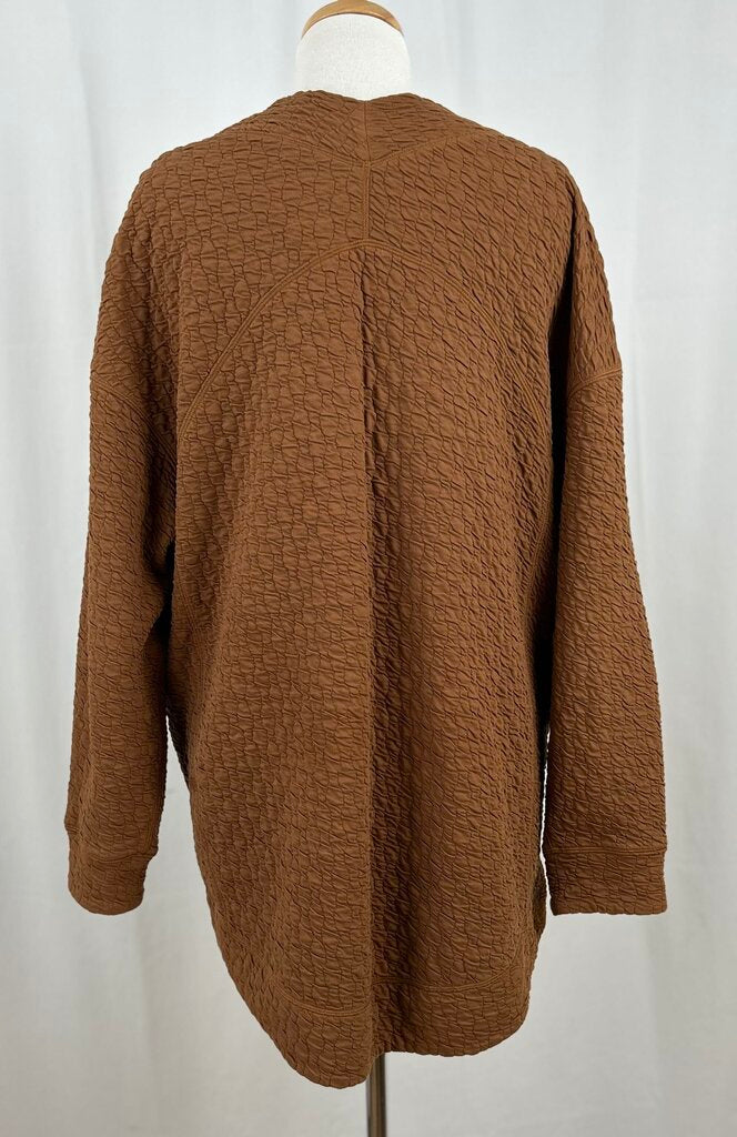 Lululemon "Rippled V-Neck Pullover" (size 8)