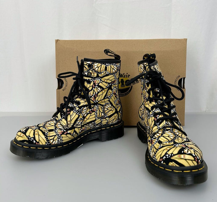 Dr. Martens NWB 1460 monarch print boot (size 6)