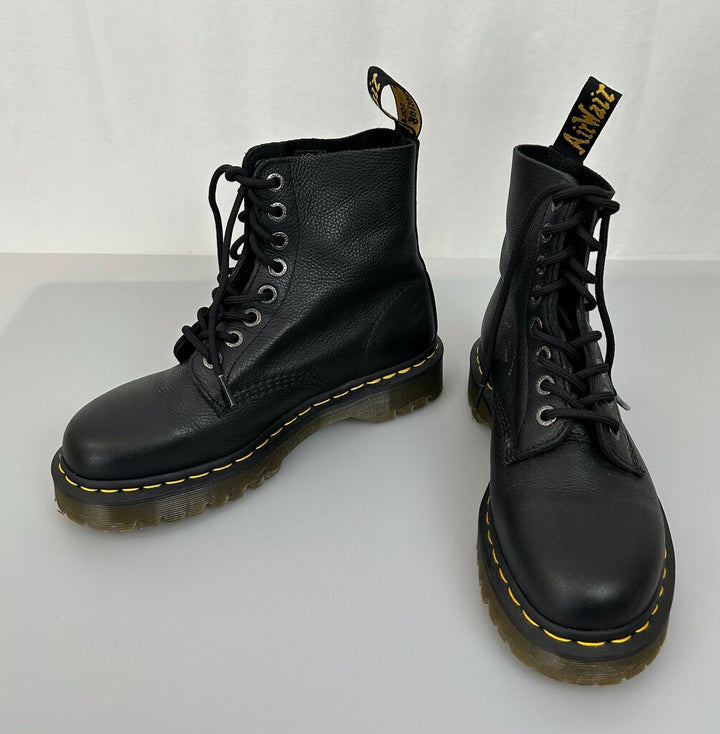 Dr. Martens "Pascal" soft leather boot (size 9)