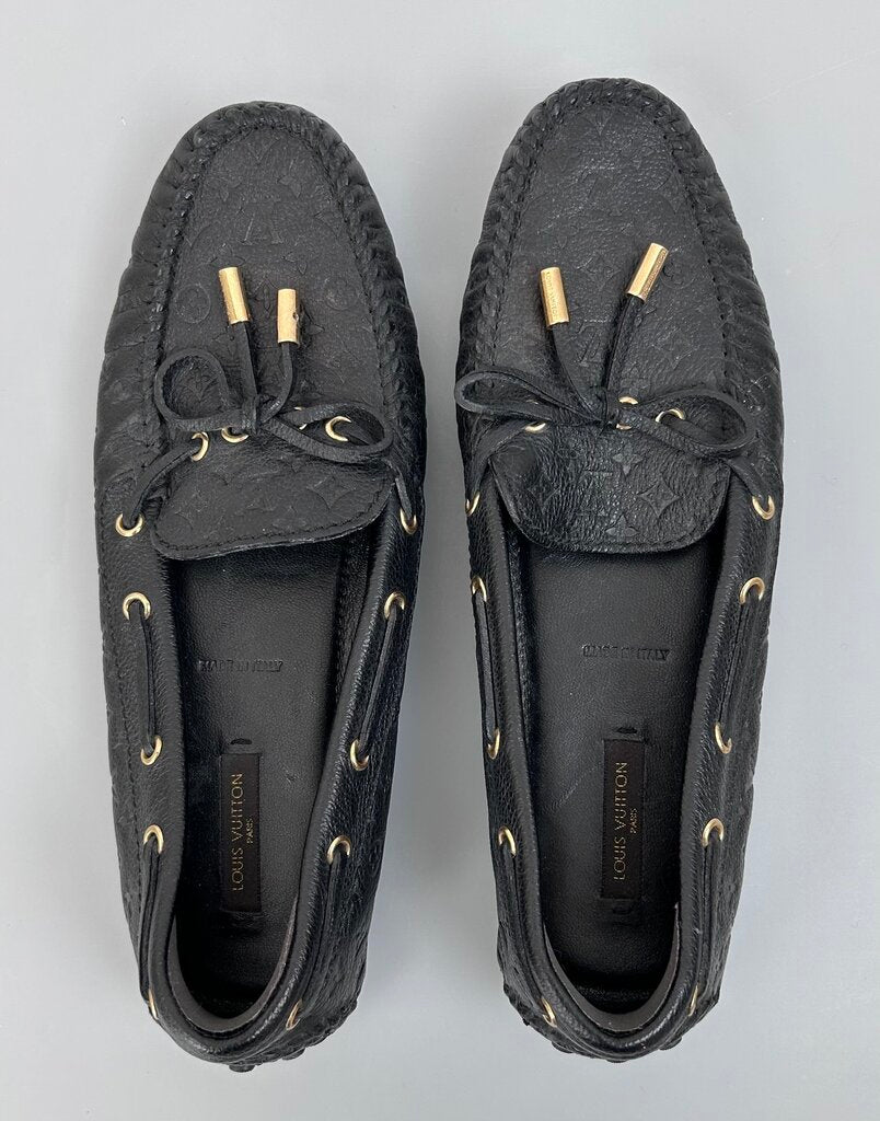 Louis Vuitton "Gloria" embossed logo driving moc loafer (size 7)