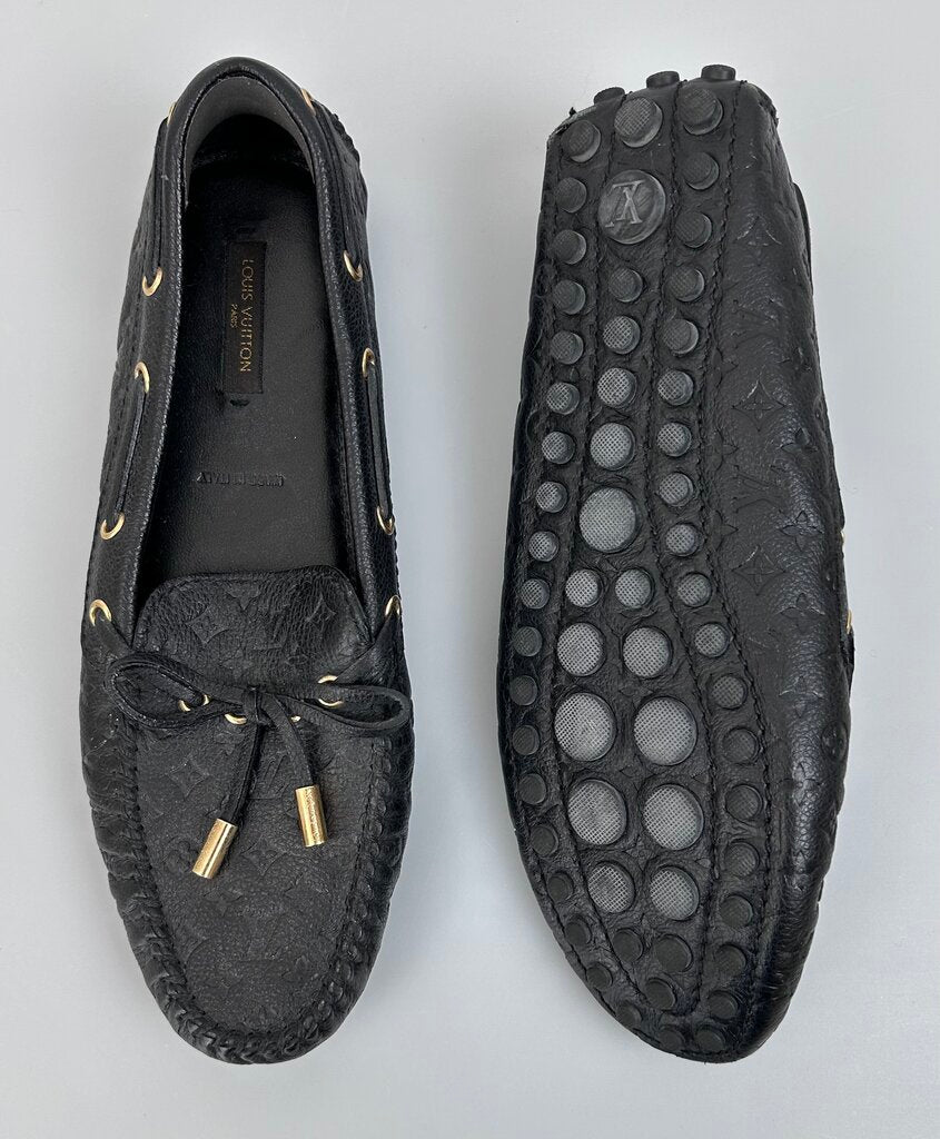 Louis Vuitton "Gloria" embossed logo driving moc loafer (size 7)