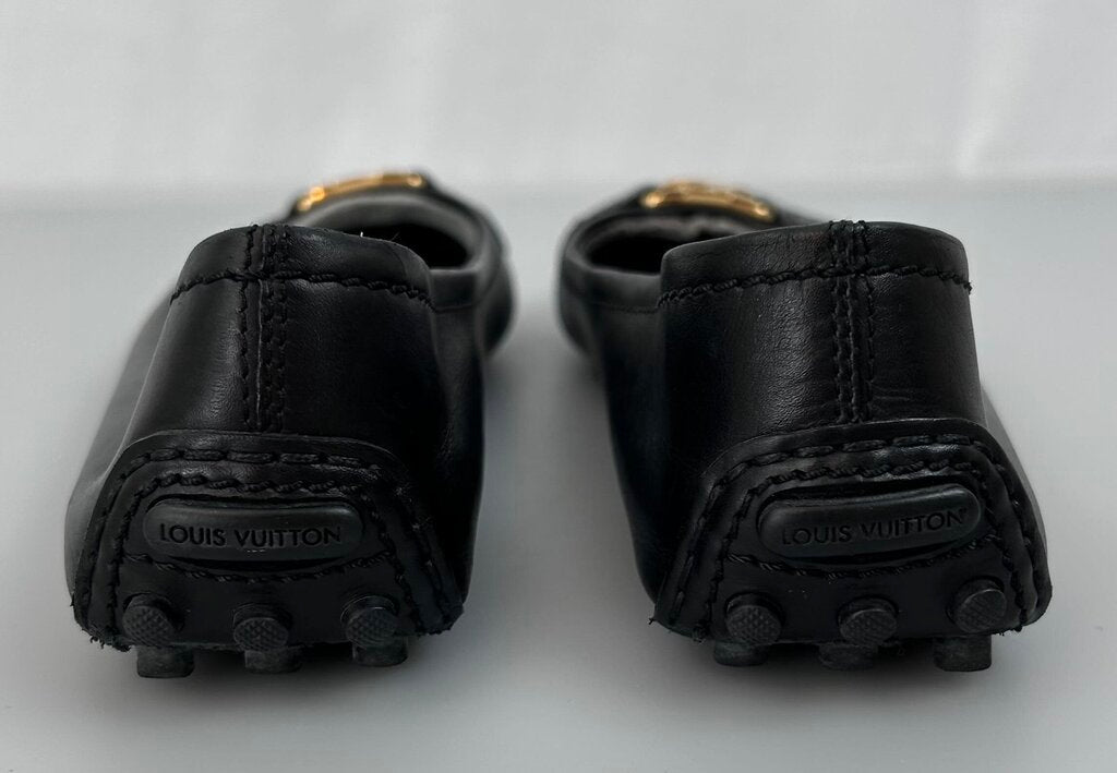 Louis Vuitton leather gold logo ballet driving flat (size 6)