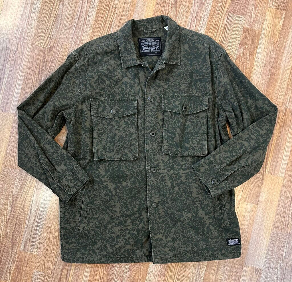 Levis leaf/camo print shacket (M)