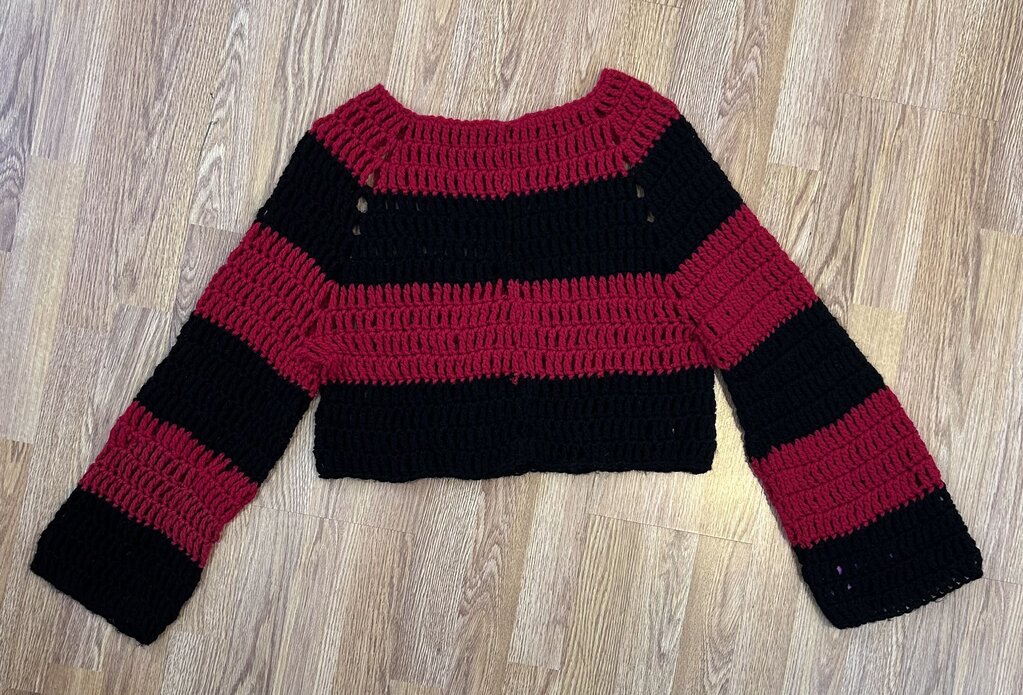 SXDNE (local) colourblock open weave crochet pullover (O/S)