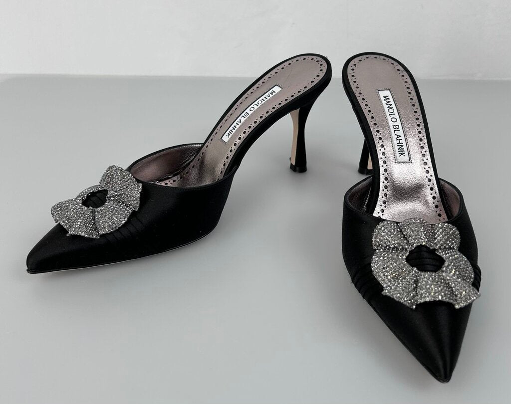 Manolo Blahnik Salvora 90 embellished mule (size 7.5)