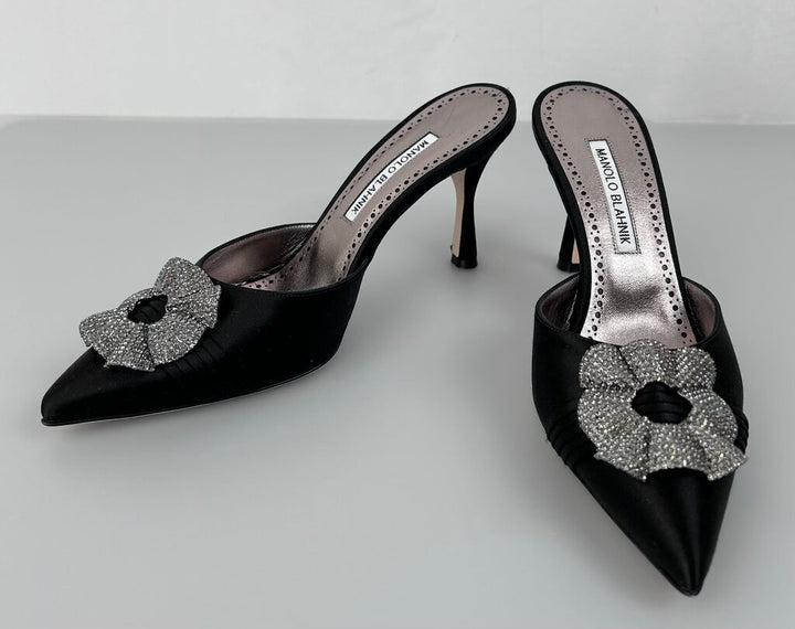 Manolo Blahnik Salvora 90 embellished mule (size 7.5)